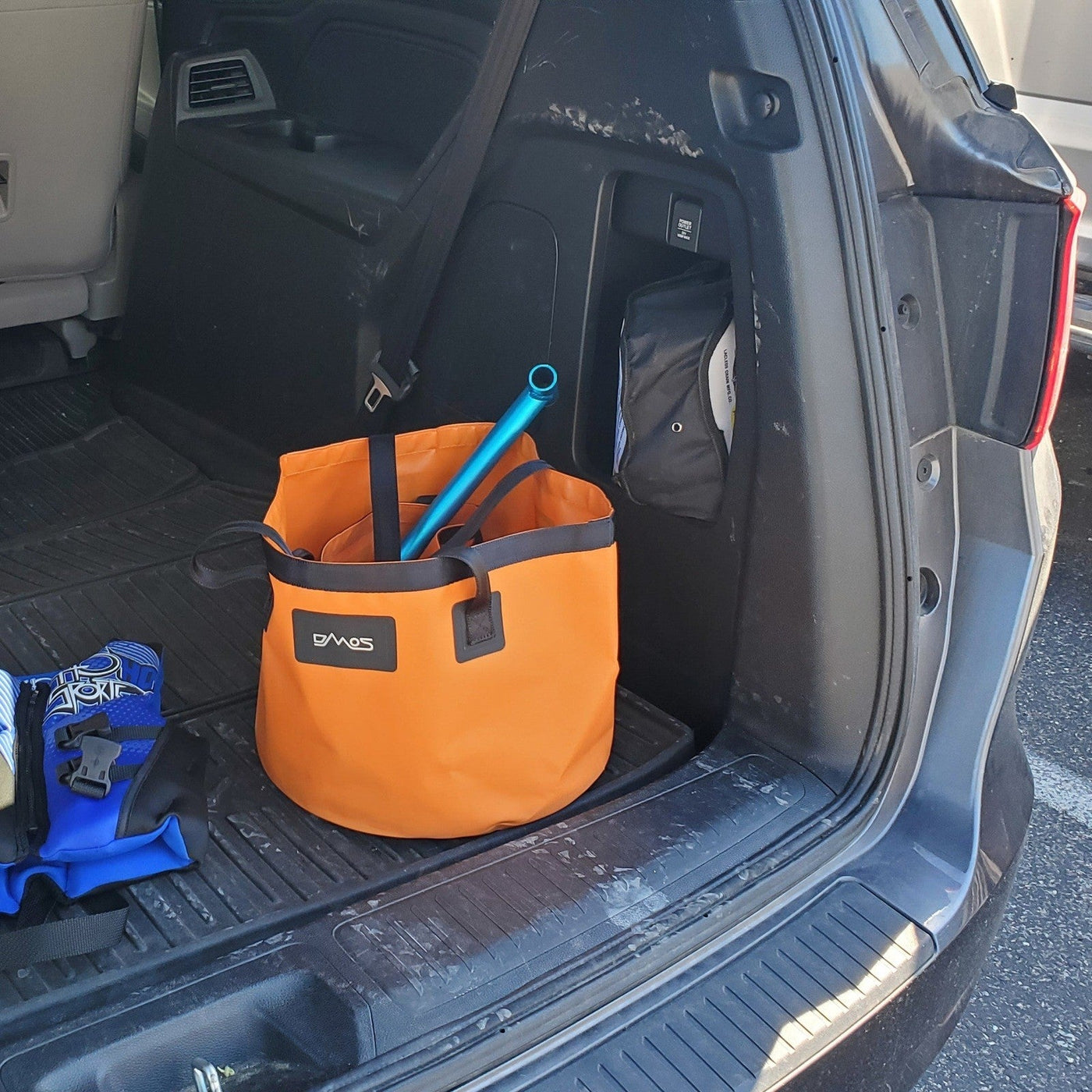 The Ruck™ Bucket Folding Camping or Beach Bucket – DMOS | Pro Shovel Tools